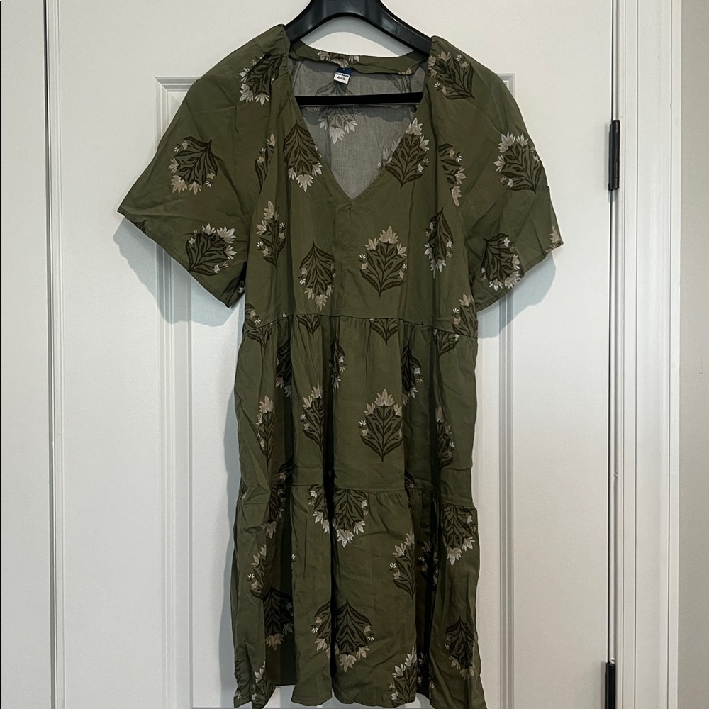 Old Navy Green Floral Print Tiered Dress Women’s Large V-Neck Short Sleeve